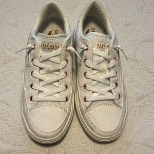 Skechers Arch Fit Arcade - Meet Ya There. Worn once.